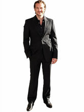 bradley-cooper-suit-hangover
