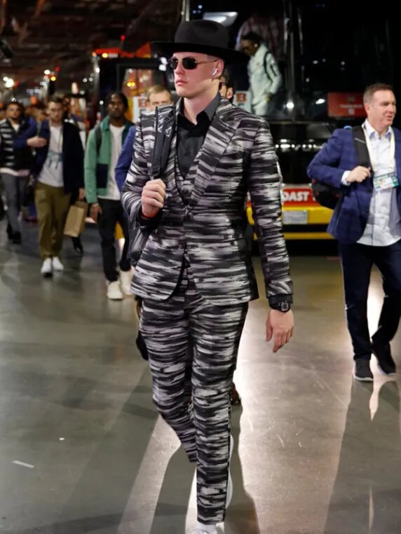 Joe Burrow Super Bowl Tiger Striped Suit