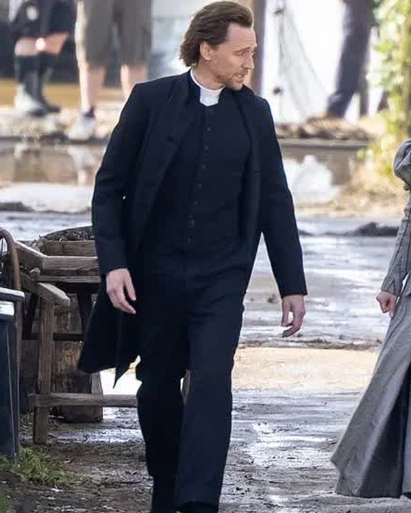 Tom Hiddleston The Essex Serpent 2022 Black Coat