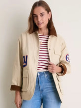 Women_s-casual-jacket-featuring-a-classic-shirt-style-collar